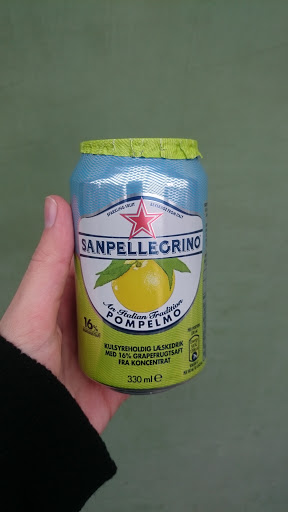 San pellegrino grape pompelmo