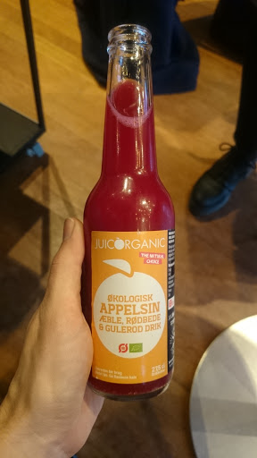 Juicorganic appelsin, æble, rødbede og gulerod