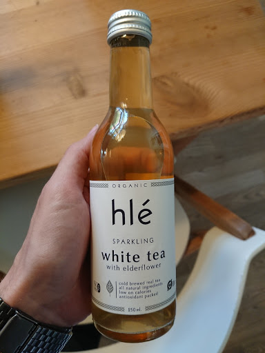 hlé White Tea with elderflower